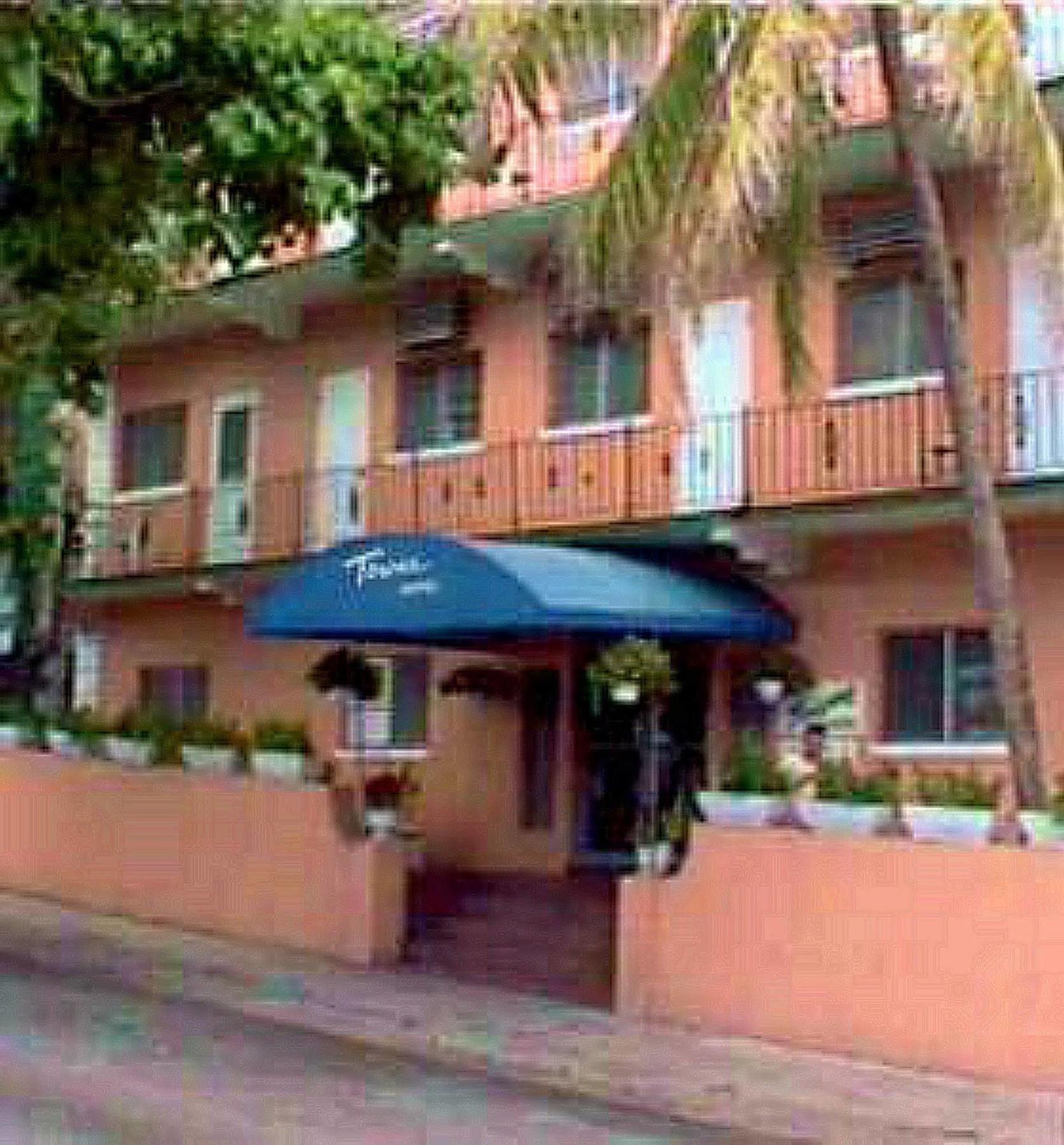 Towne Hotel Nassau Exterior photo